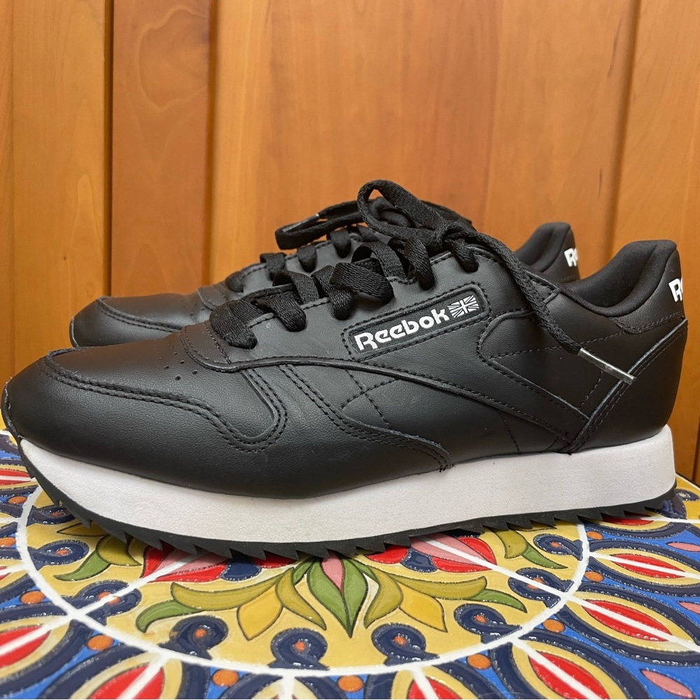 Reebok Classic Leather Ripple Women's Shoes Core Black worn once 7.5